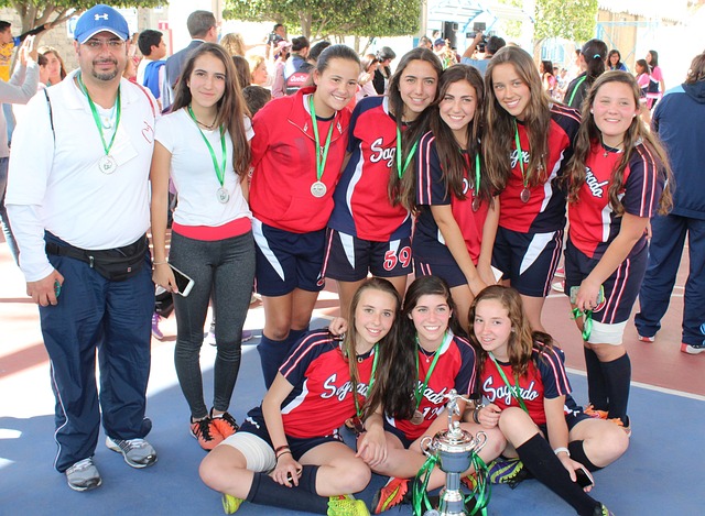 紧密配合 紧密配合